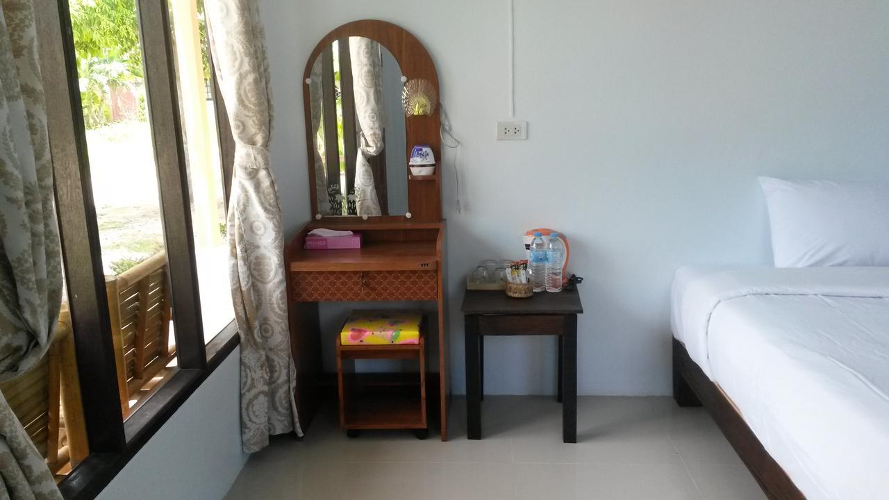 Monkey House Hotel Koh Lanta Exterior photo